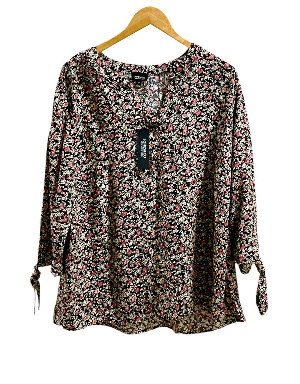 Jones & Co -Women’s Black Floral Blouse (Size 1X)
